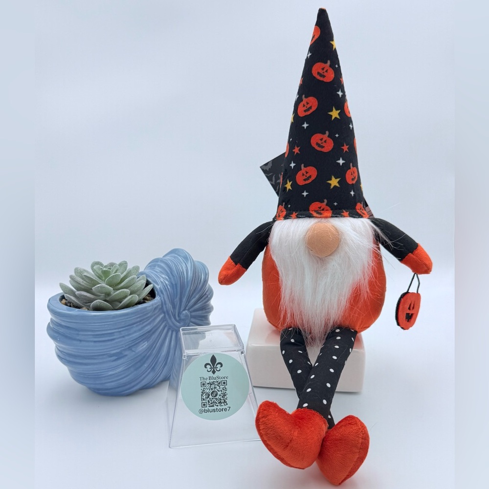 Halloween Gnome with Pumpkin Hat - Picture 4 of 5